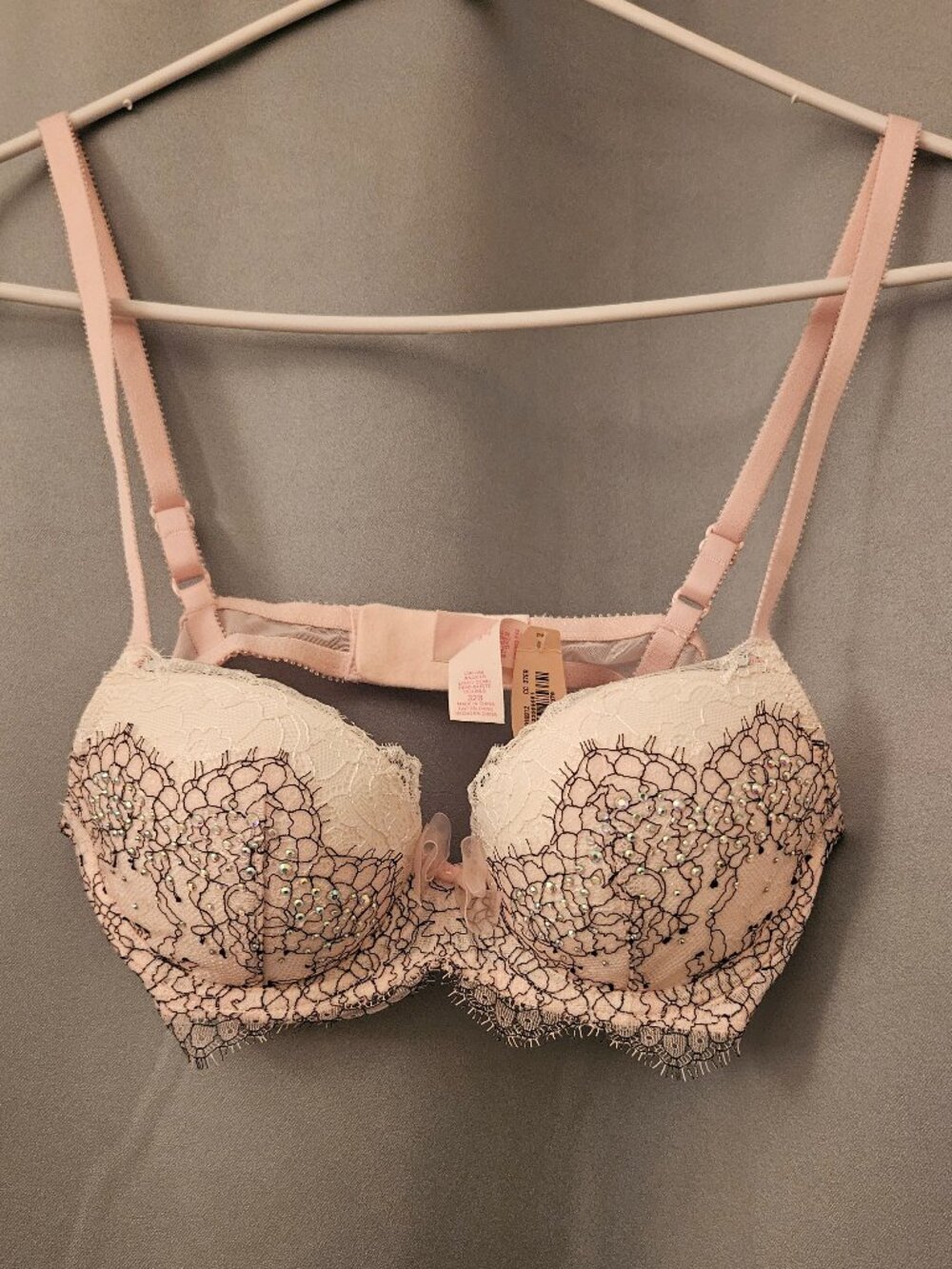 Brand New Victoria's Secret Lace Rhinestone Bra 32B